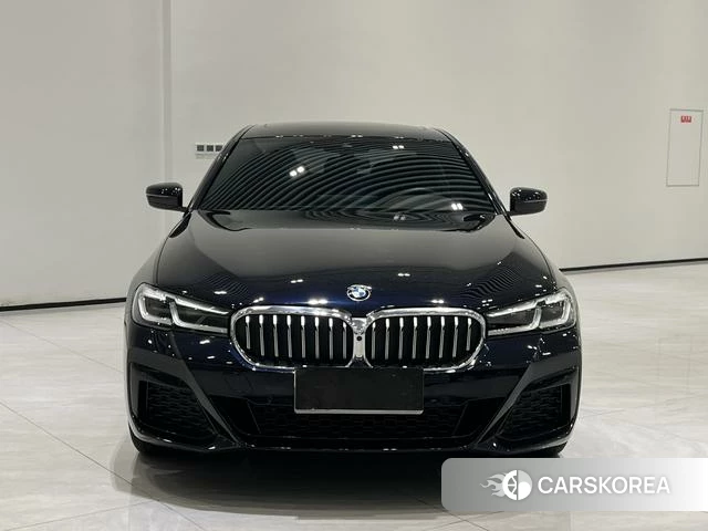 BMW 5 series 2022 Черный из Китая