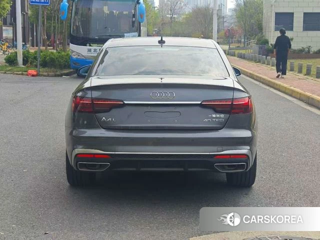 Audi A4L 2024 Темно-серый из Китая