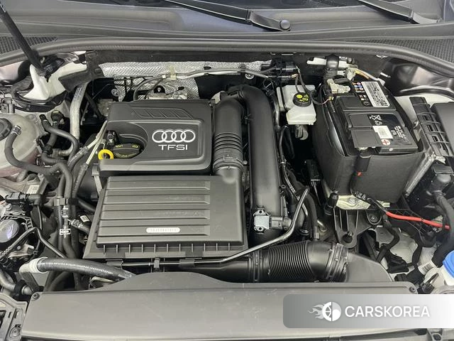Audi Q3 2023 Белый из Китая