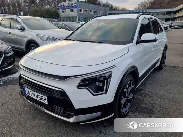 Kia Di Ol Nu Niro 2025 Белый из Кореи