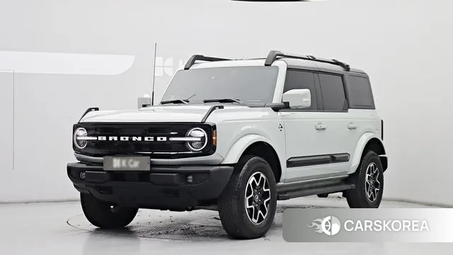 Ford Bronco 6th Generation 2023 Небесно-голубой из Кореи