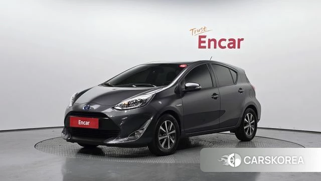 Toyota Prius C 2018 Серый из Кореи