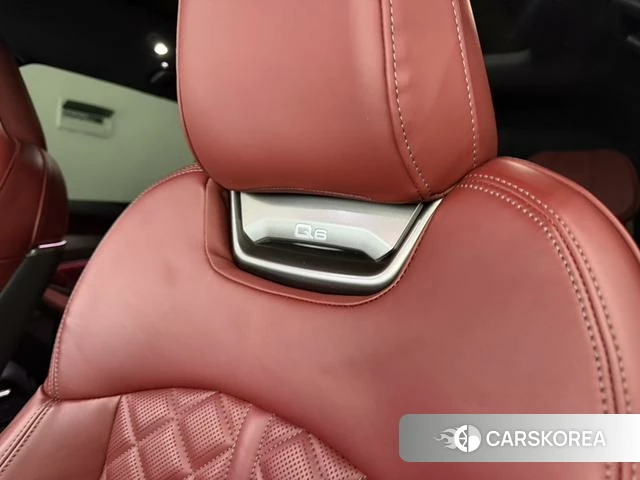 Audi Q6 2023 Черный из Китая