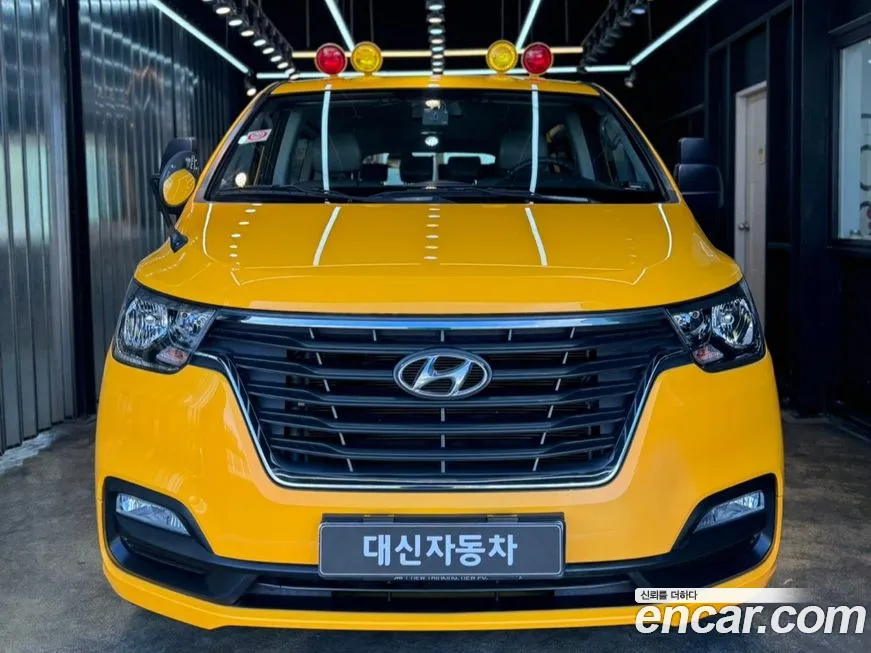 Hyundai The New Grand Starex 2019 Желтый из Кореи
