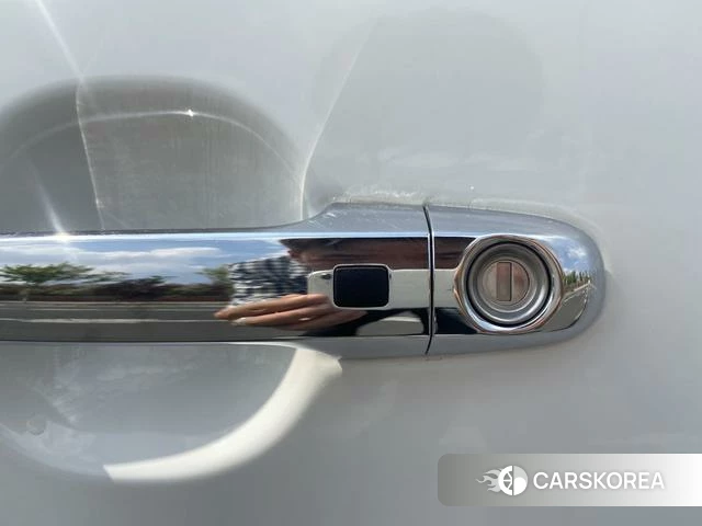 Kia Yi Ran 2021 Белый из Китая