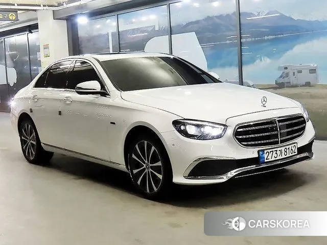 Mercedes-Benz E-Class W213 2021 Белый из Кореи