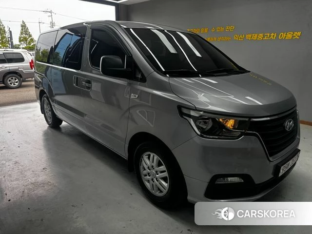 Hyundai The New Grand Starex 2018 Серебристо-серый из Кореи