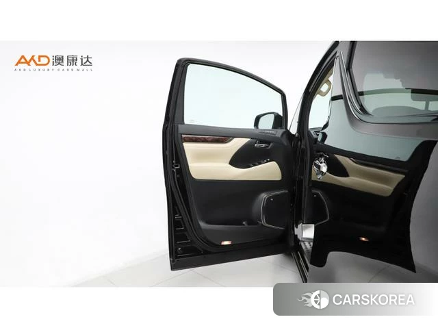 Toyota Elfa 2021 Черный из Китая