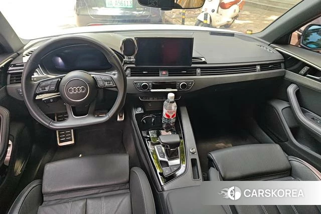 Audi A4L 2024 Белый из Китая