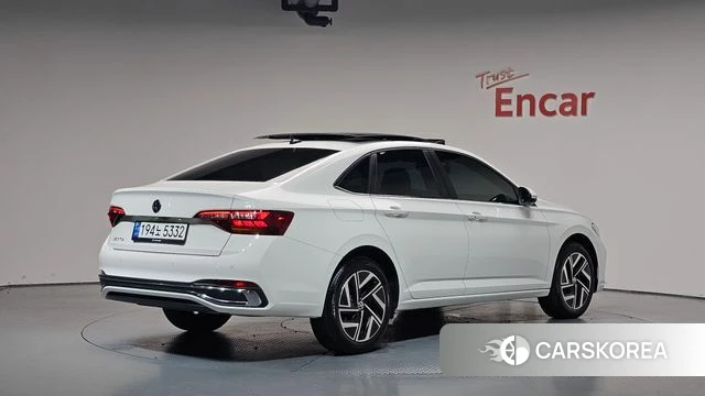 Volkswagen 7th Generation of Jetta 2024 Белый из Кореи