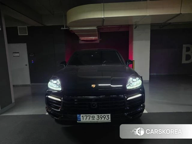 Porsche Cayenne (PO536) 2022 Черный из Кореи