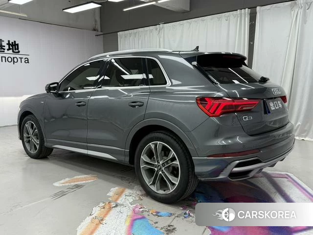 Audi Q3 2021 Темно-серый из Китая