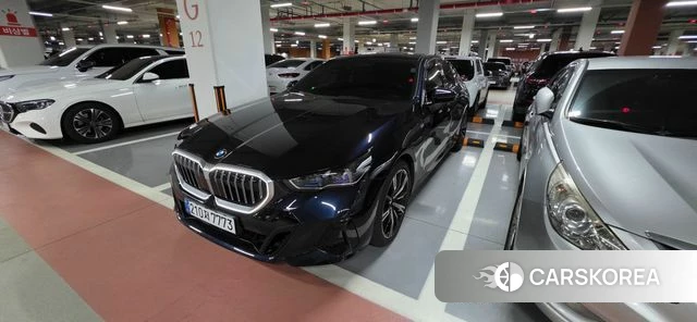 BMW 5 Series (G60) 2025 Черный из Кореи