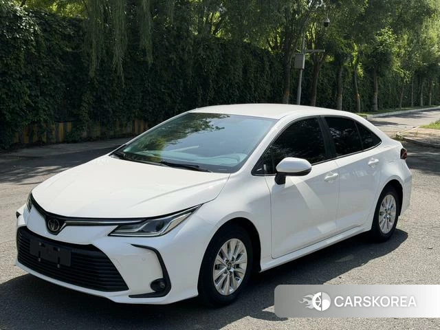 Toyota Corolla 2021 Белый из Китая