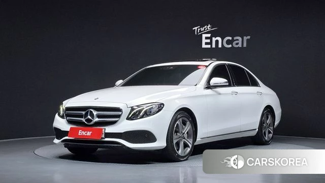 Mercedes-Benz E-Class W213 2018 Белый из Кореи