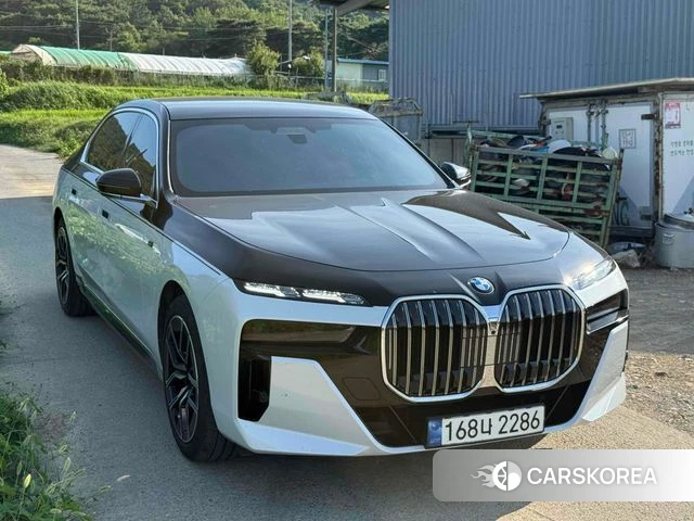 BMW 7 Series (G70) 2022 Белый из Кореи
