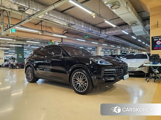 Porsche Cayenne (PO536) 2022 Черный из Кореи