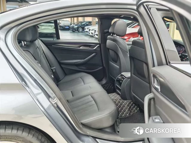 BMW 5 series (imported) 2021 Темно-серый из Китая