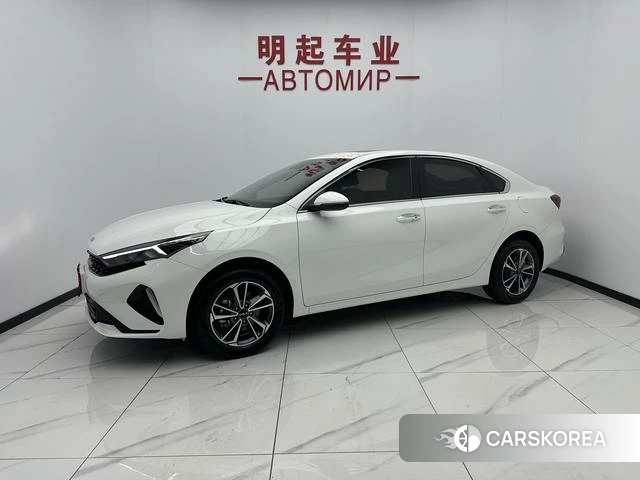 Kia K3 2023 Белый из Китая
