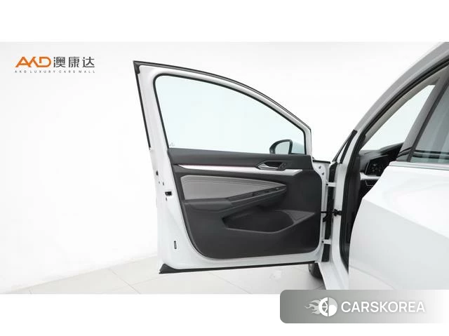 Volkswagen Golf 2024 Белый из Китая