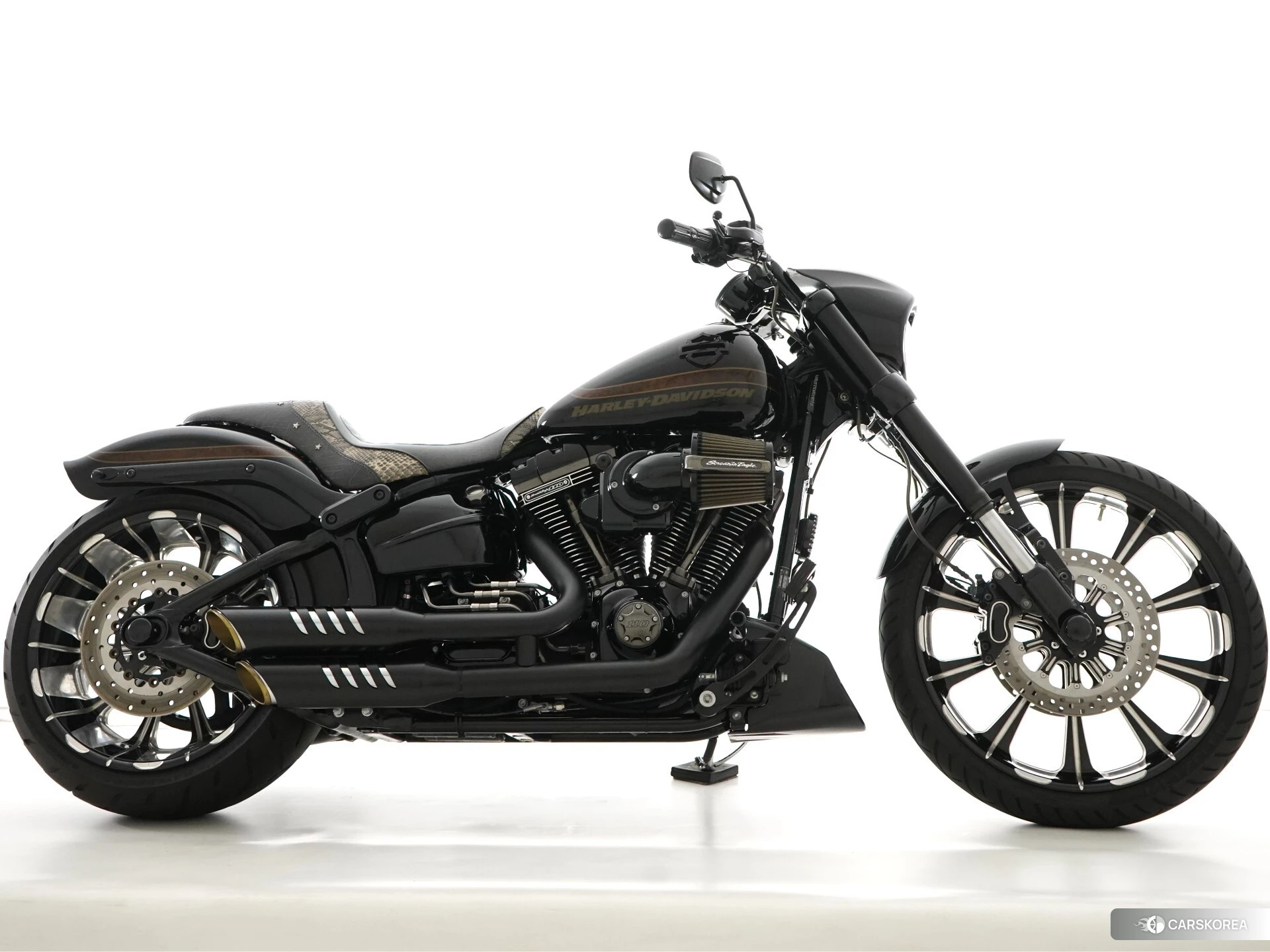 Harley-Davidson Softail Breakout FXSBSE CVO 2017 из Японии, фото 2