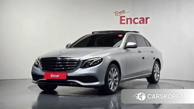Mercedes-Benz E-Class W213 2019 Серебристо-серый из Кореи