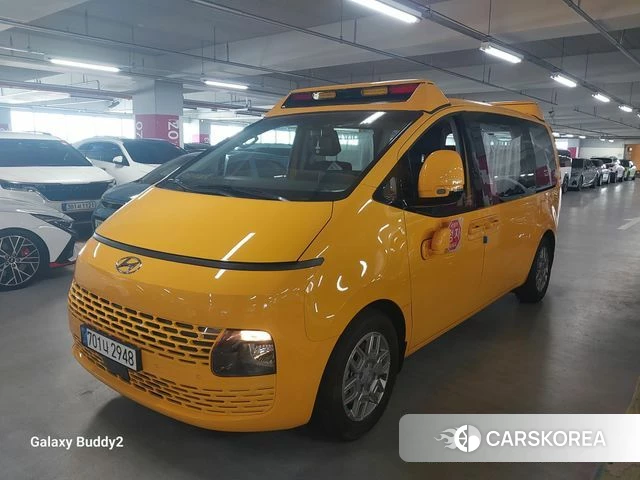 Hyundai Staria 2023 Желтый из Кореи