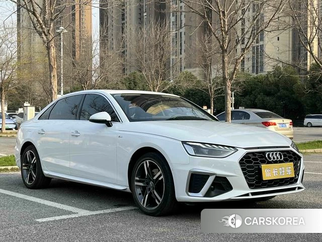 Audi A4L 2021 Белый из Китая