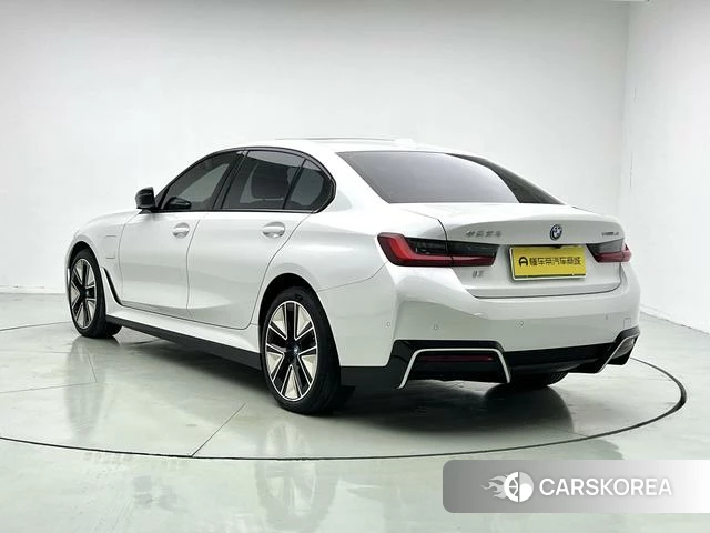 BMW i3 2023 Белый из Китая