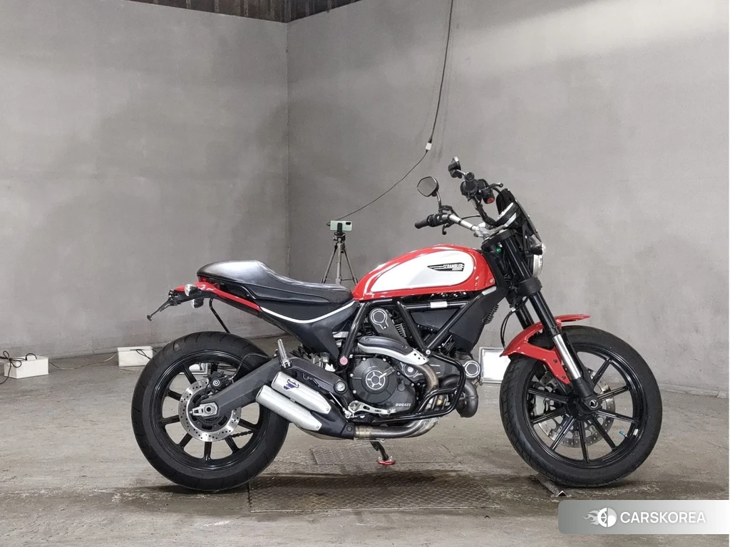 Проданный Ducati SCRAMBLER ICON 2015 из Японии, фото 2