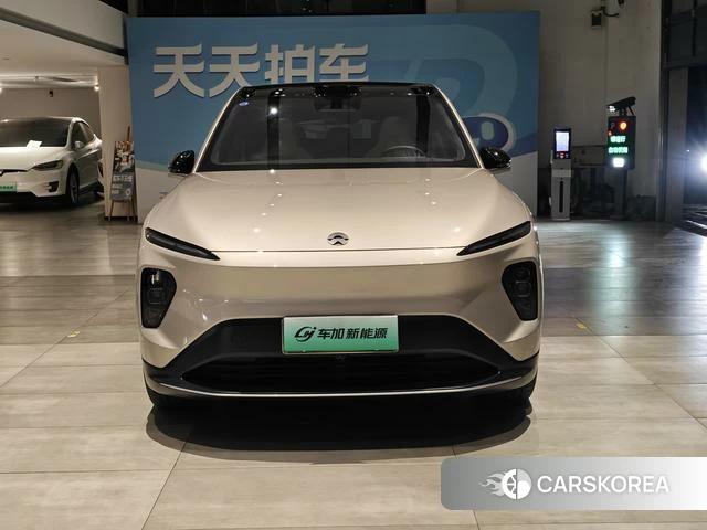 Weilai EC7 2023 Шампань из Китая