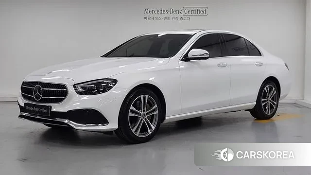 Mercedes-Benz E-Class W213 2021 Белый из Кореи