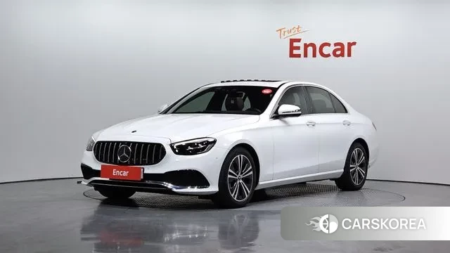 Mercedes-Benz E-Class W213 2021 Белый из Кореи