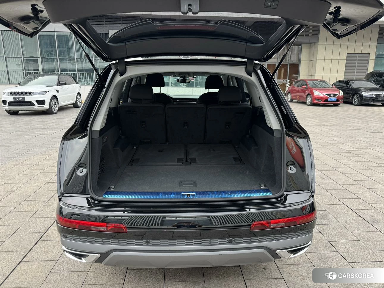 Audi Q7 2022 Черный из Китая