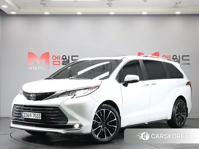 Toyota Sienna 4th Generation 2023 Белый из Кореи