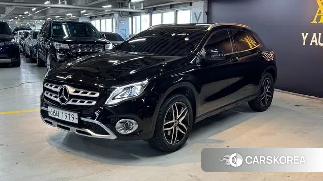 Mercedes-Benz GLA-Class X156 2018 Черный из Кореи