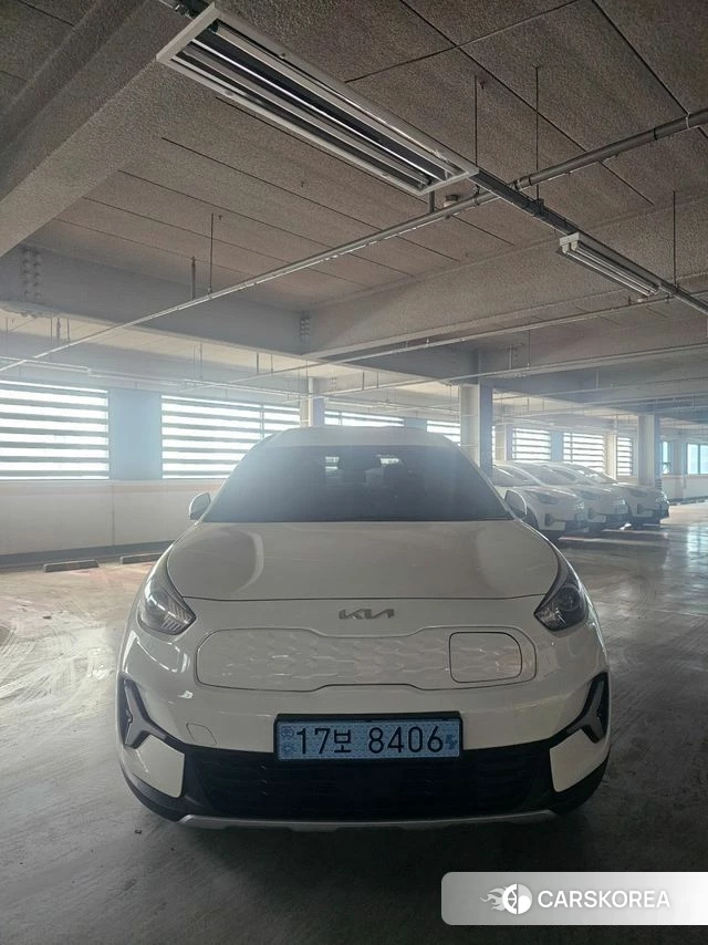 Kia Niro Plus 2022 Белый из Кореи