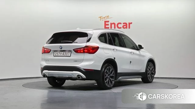 BMW X1 (F48) 2022 Белый из Кореи