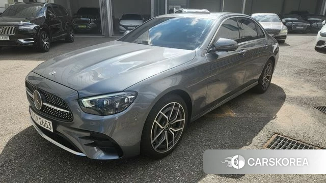 Mercedes-Benz E-Class W213 2023 Серый из Кореи