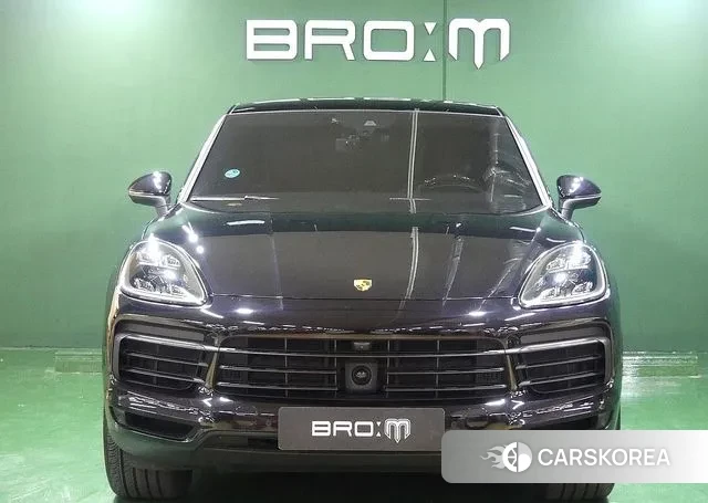 Porsche Cayenne (PO536) 2021 Черный из Кореи