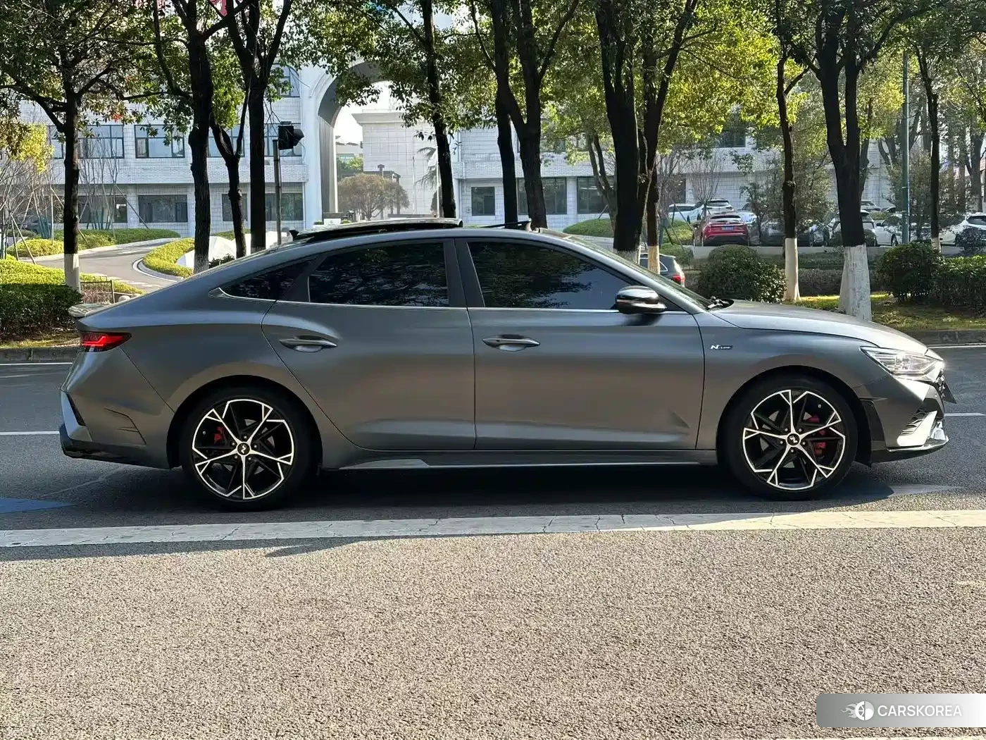 Hyundai Lafesta 2022 Silver/gray из Китая