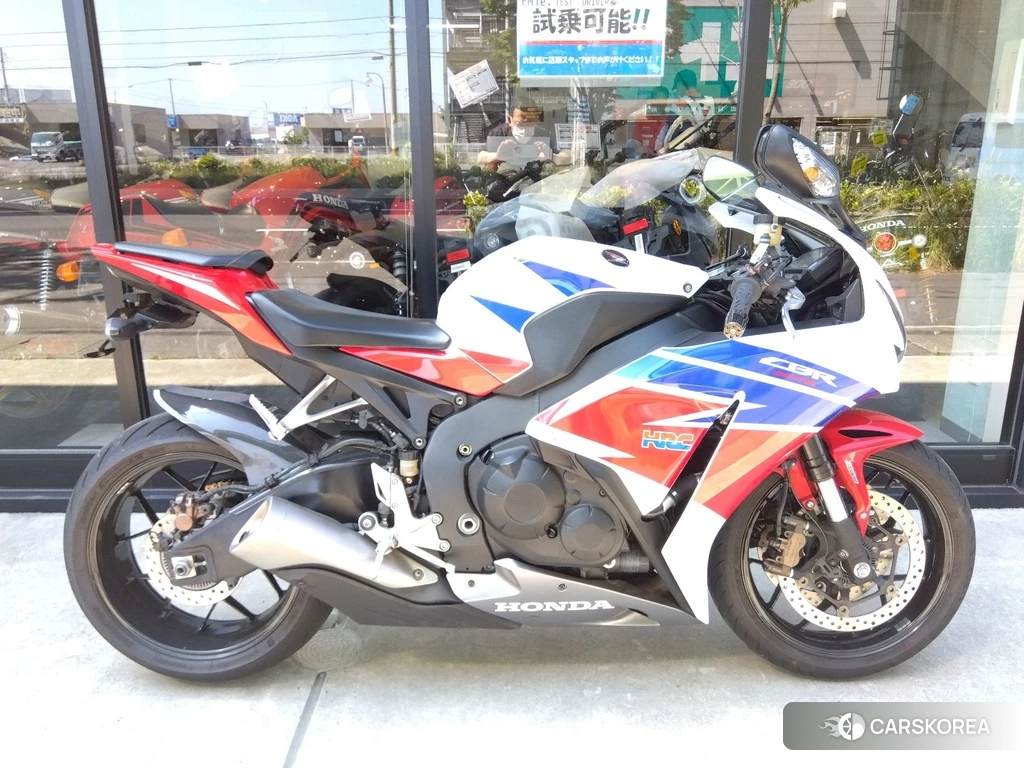 Проданный Honda CBR1000RR ABS 2014 из Японии