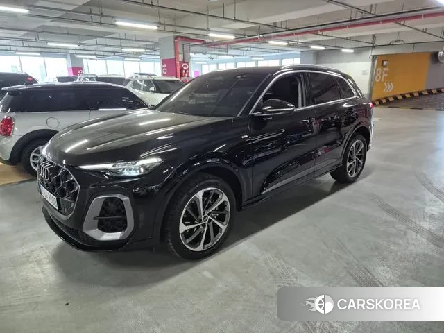 Audi Q5 (80A) 2025 Черный из Кореи