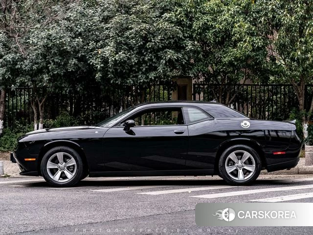 Dodge Challenger 2023 Черный из Китая