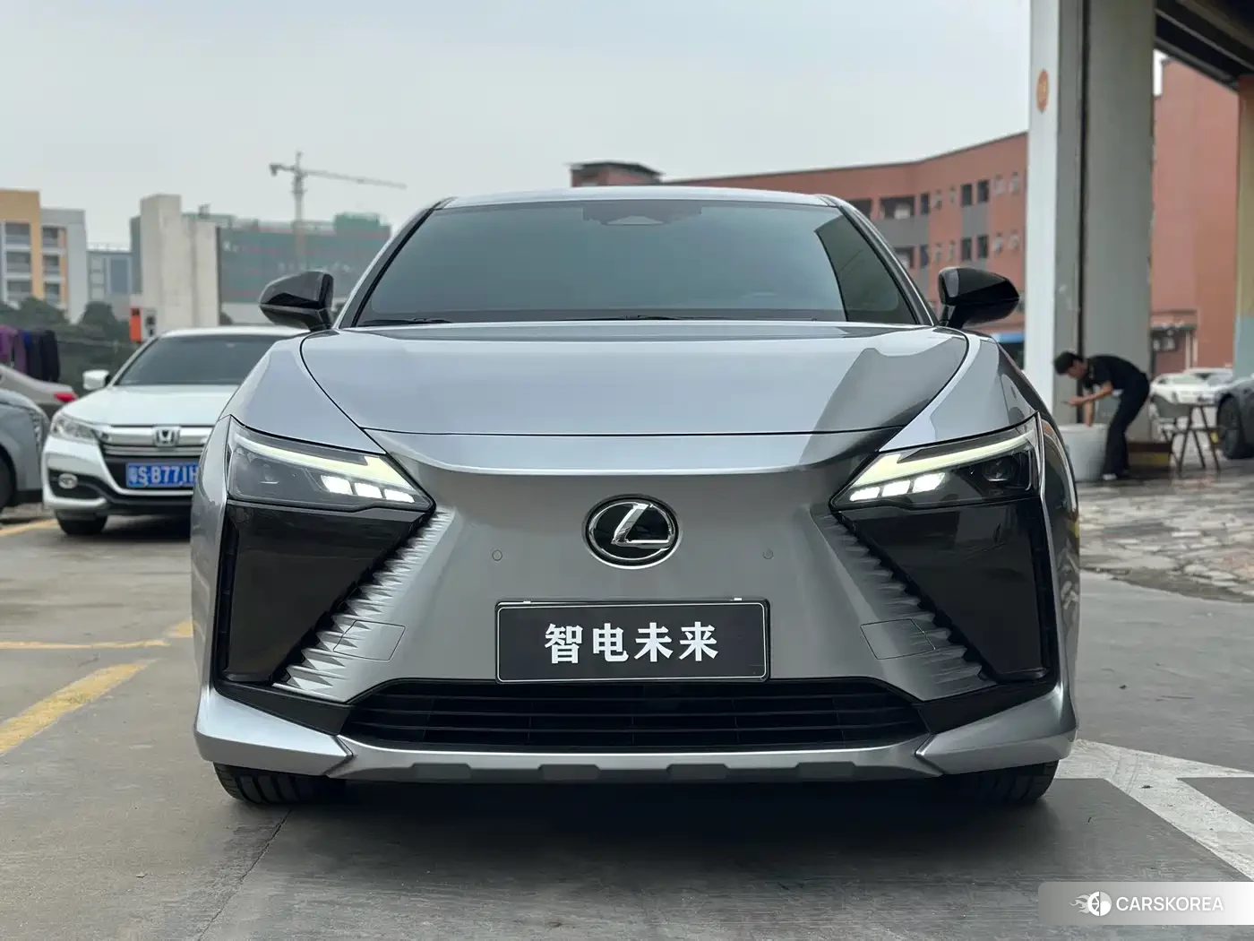 Lexus RZ 2023 Silver/gray из Китая