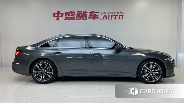 Audi A6L 2021 Темно-серый из Китая