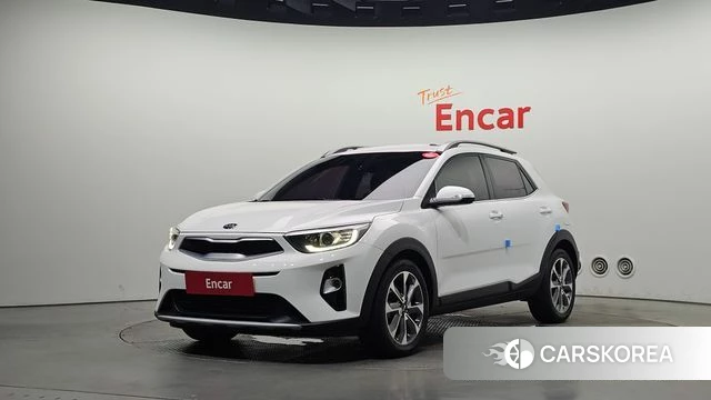 Kia Stonic 2018 Белый из Кореи