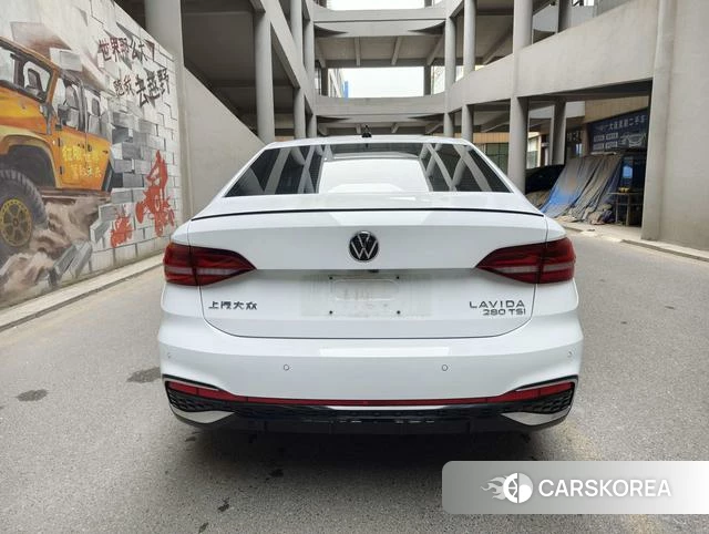 Volkswagen Lavida 2023 Белый из Китая