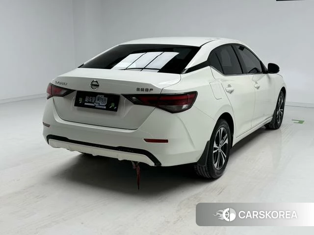 Nissan Xuan Yi 2022 Белый из Китая