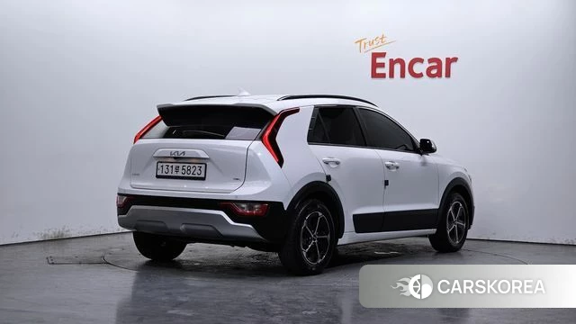 Kia Di Ol Nu Niro 2022 Белый из Кореи